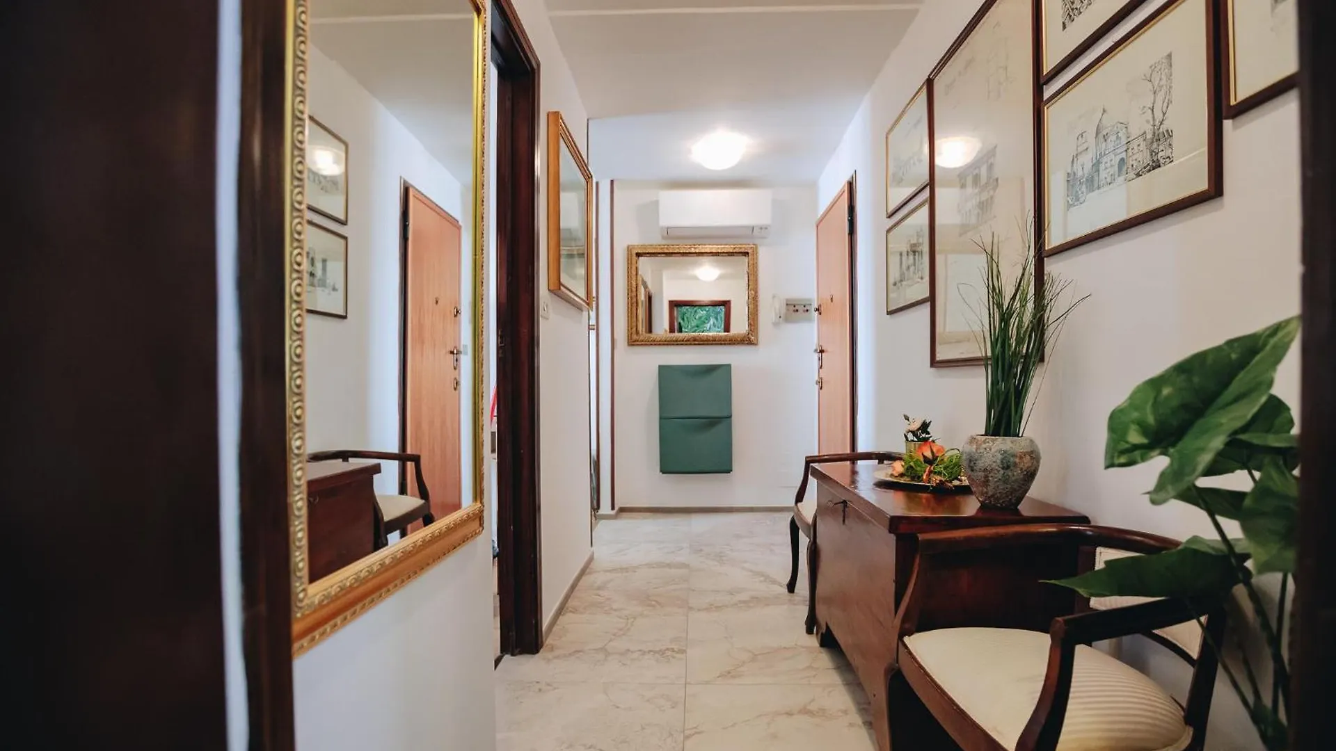 Sg Family - Lakeside Apartment Peschiera del Garda Italy