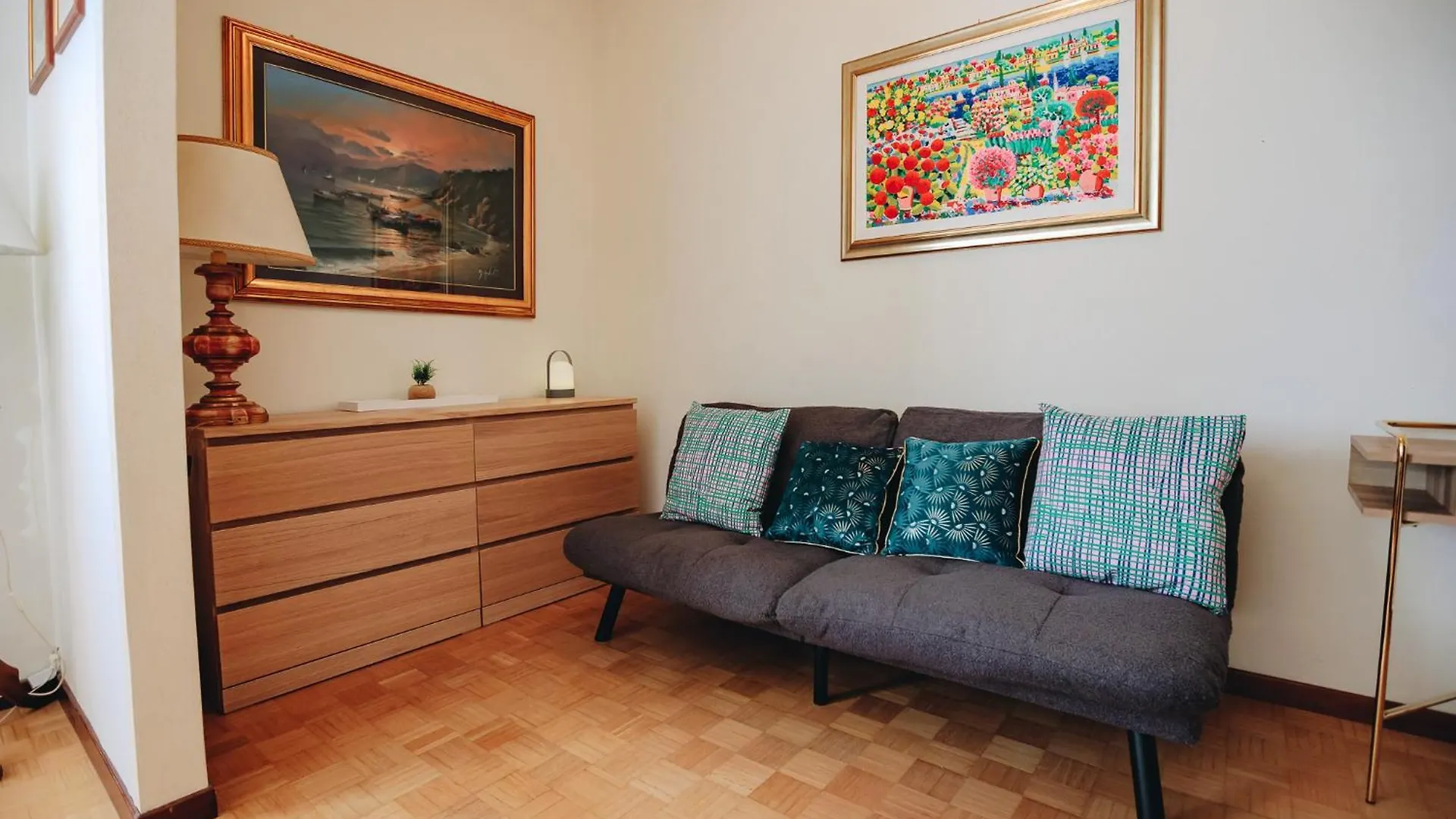 Sg Family - Lakeside Apartment Peschiera del Garda 0*,  Italy